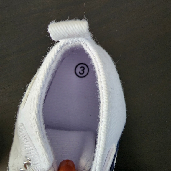3/$12 ● Baby soft sole sneakers, size 3 infants - Picture 7 of 10